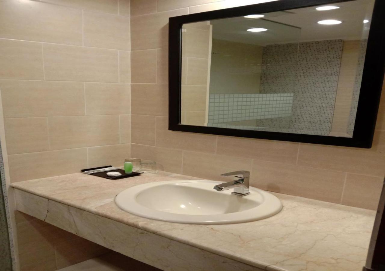 Giia Sanno Hotel Pluit Джакарта Екстериор снимка